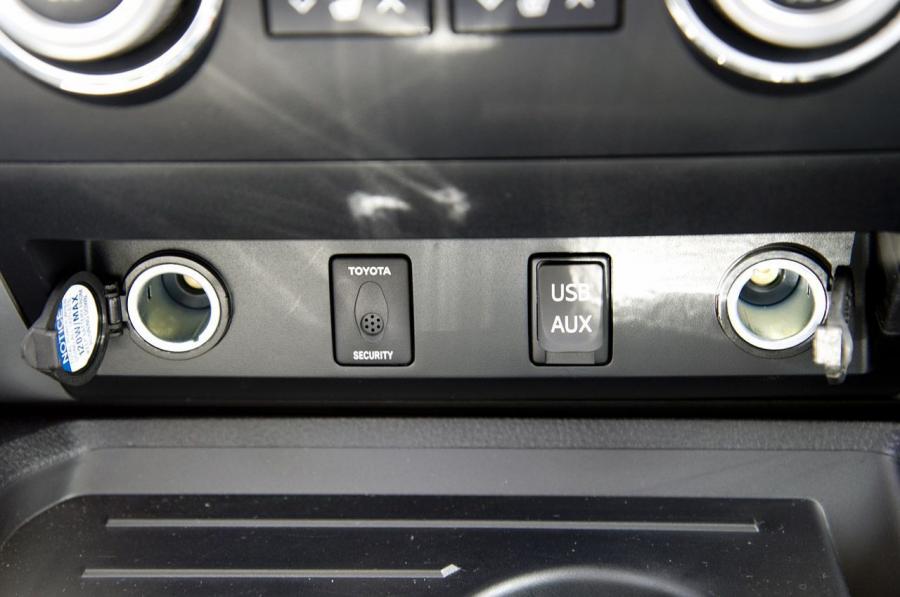  Toyota Tundra 2014 года  (фото 8 из 54)
